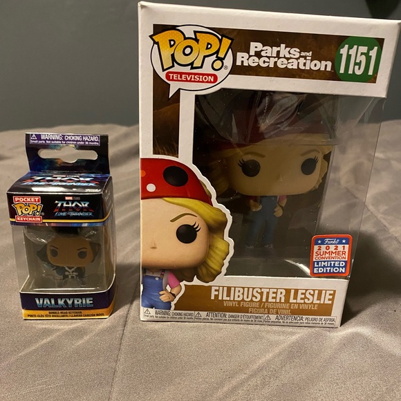 Funko Pop Filibuster Leslie and Funko pocket Valkyrie NEW - Picture 1 of 1